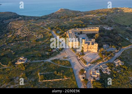 Malte, quartier nord, Selmun, vue aérienne du palais de Selmun au crépuscule Banque D'Images