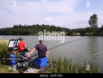 Ragley Hall, Warwick, Warwickshire, Royaume-Uni. 23 juillet 2021. Le salon du jeu exposition; les entraîneurs de pêche présentent aux visiteurs leur sport Credit: Action plus Sports/Alamy Live News Banque D'Images