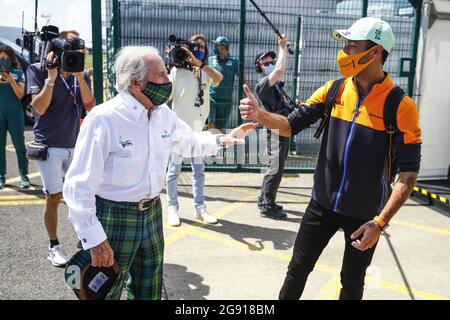 Jackie Stewart ancien pilote de F1, portrait RICCIARDO Daniel (aus), McLaren MCL35M, portrait lors du Grand Prix britannique Pirelli de Formule 1 2021, 10e manche du Championnat du monde Formule 1 2021 de la FIA du 16 au 18 juillet 2021 sur le circuit Silverstone, à Silverstone, Royaume-Uni - photo Xavi Bonilla / DPPI Banque D'Images