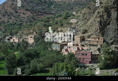 Villages berbères dans la belle vallée de l'Ourika, Haut Atlas ma Banque D'Images