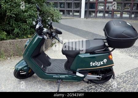 E-scooter de Felyx, Berlin, Allemagne Banque D'Images