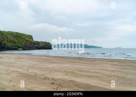 Plage à Broad Haven, un village dans le sud de Pembrokeshire, pays de Galles. Banque D'Images