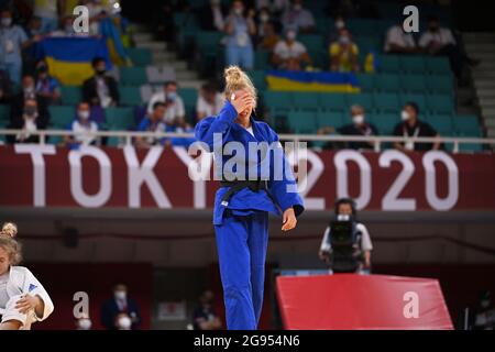 Daria BILODID (UKR), bleu, avant, 3e place, médaille de bronze, médaille de bronze, médaillé de bronze, médaillé de bronze, émotions, larmes de joie, Shira RISHONY (ISR) blanc contre Daria BILODID (UKR), bleu, femmes jusqu'à 48 kg, femmes - 48 kg concours, médaille de bronze A, petite finale, lutte pour la 3e place, judo, finale, finale, finale, Nippon Budokan le 24 juillet 2021; Jeux Olympiques d'été 2020, à partir de 23.07. - 08.08.2021 à Tokyo/Japon. Â Banque D'Images