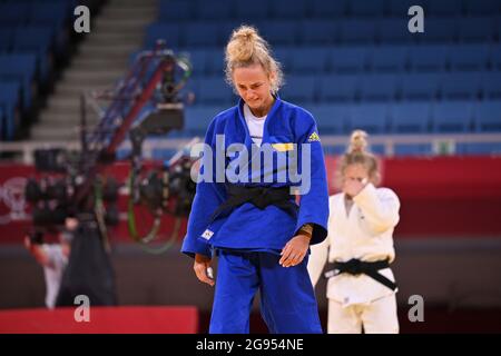 Daria BILODID (UKR), bleu, avant, 3e place, médaille de bronze, médaille de bronze, médaillé de bronze, médaillé de bronze, émotions, larmes de joie, Shira RISHONY (ISR) blanc contre Daria BILODID (UKR), bleu, femmes jusqu'à 48 kg, femmes - 48 kg concours, médaille de bronze A, petite finale, lutte pour la 3e place, judo, finale, finale, finale, Nippon Budokan le 24 juillet 2021; Jeux Olympiques d'été 2020, à partir de 23.07. - 08.08.2021 à Tokyo/Japon. Â Banque D'Images