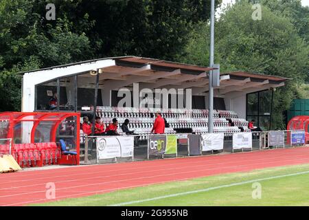 Vue générale du terrain pendant Hornchurch vs Dagenham & Redbridge, match de football amical au stade Hornchurch le 24 juillet 2021 Banque D'Images