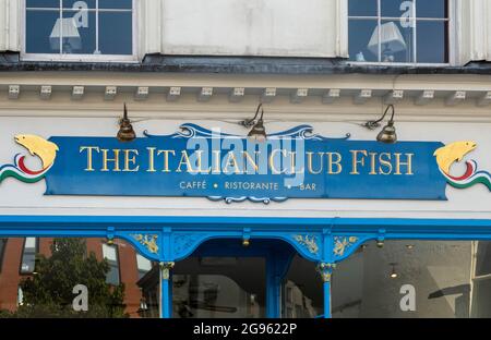 Panneau au-dessus de l'entrée de l'Italian Club Fish sur Bold Street à Liverpool Banque D'Images