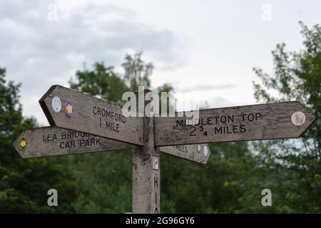 Un panneau à High Peak Junction dans le Derbyshire montre la direction de Cromford. Middleton Top et Lea Bridge Banque D'Images