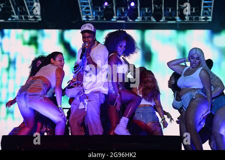 Miami Gardens, Floride, États-Unis. 23 juillet 2021. A$AP Rocky se produit pendant le Rolling Loud au Hard Rock Stadium le 23 juillet 2021 à Miami Gardens, Floride. Crédit : Mpi04/Media Punch/Alamy Live News Banque D'Images