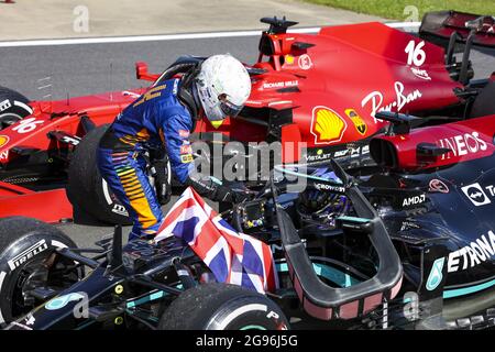 HAMILTON Lewis (gbr), Mercedes AMG F1 GP W12 E Performance, le portrait célèbre sa victoire avec NORRIS Lando (gbr), McLaren MCL35M, le portrait lors du Grand Prix britannique 2021 de Pirelli de Formule 1, 10e manche du Championnat du monde de Formule 1 2021 de la FIA du 16 au 18 juillet 2021 sur le circuit Silverstone, À Silverstone, Royaume-Uni - photo Antonin Vincent / DPPI Banque D'Images