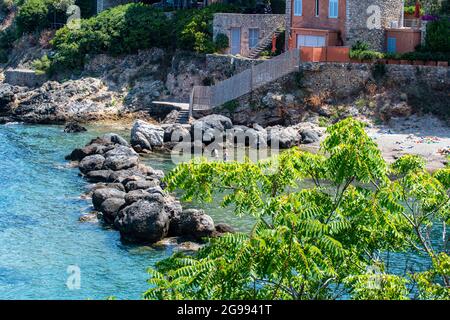 porto santo stefano, italie juillet 24 2021:vue d'une crique à Porto Santo Stefano Banque D'Images