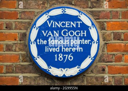 Plaque bleue dédiée à Vincent Van Gogh qui vivait dans cette maison sur Twickenham Road, Isleworth, Middlesex, West London, en 1876. (127) Banque D'Images