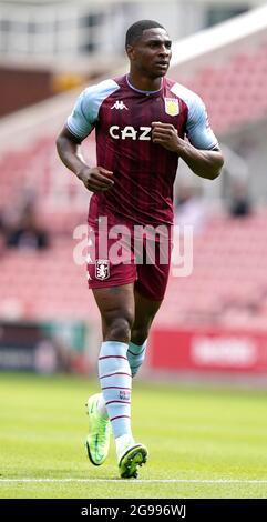 Stoke, Angleterre, le 24 juillet 2021. Kortney Hause of Aston Villa pendant le match d'avant-saison au stade Bet365, Stoke. Le crédit photo devrait se lire: Andrew Yates / Sportimage Banque D'Images