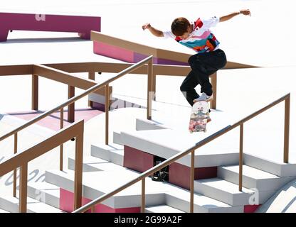 Tokyo, Japon. 25 juillet 2021. Horigome Yuto, du Japon, participe à la finale masculine de skateboard aux Jeux Olympiques de Tokyo en 2020 à Tokyo, au Japon, le 25 juillet 2021. Credit: LAN Hongguang/Xinhua/Alay Live News Banque D'Images