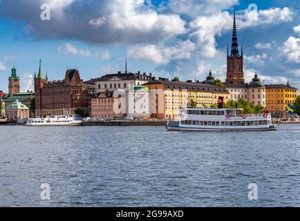 Vue panoramique sur l'île de Gamla Stan par une journée ensoleillée. Stockholm. Suède. Banque D'Images