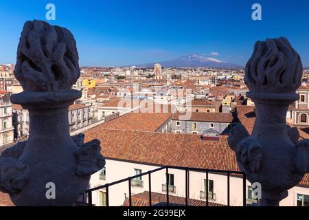 Vue aérienne de la ville depuis le dôme de l'église Saint-Agatha. Catania Ittalia. Sicile. Banque D'Images