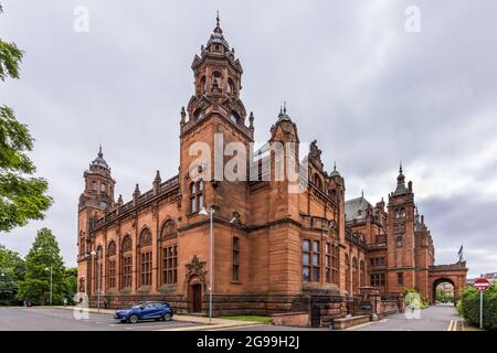 Extérieur de la galerie d'art et du musée Kelvingrove à Kelvingrove Park, à l'extrémité ouest de Glasgow, en Écosse, au Royaume-Uni Banque D'Images