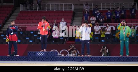 (210725) -- TOKYO, le 25 juillet 2021 (Xinhua) -- les lauréats de la médaille assistent à la cérémonie de remise du 66 kg de judo masculin aux Jeux Olympiques de Tokyo en 2020 à Tokyo, au Japon, le 25 juillet 2021. (Xinhua/Lui Siu Wai) Banque D'Images