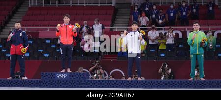 (210725) -- TOKYO, le 25 juillet 2021 (Xinhua) -- les lauréats de la médaille assistent à la cérémonie de remise du 66 kg de judo masculin aux Jeux Olympiques de Tokyo en 2020 à Tokyo, au Japon, le 25 juillet 2021. (Xinhua/Lui Siu Wai) Banque D'Images