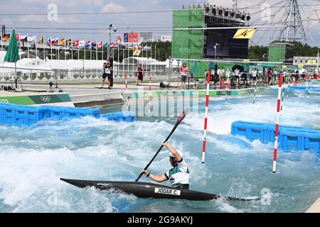 Tokyo, Japon. 25 juillet 2021. Canoë Slalom. Kasai Canoe Slalom Centre. 1-1. 6 chome. Rinkaicho, Edogawa-ku. Tokyo. Celia Jodar (MAR) dans la première chaleur des femmes dans le K1. Crédit Garry Bowden/Sport en images/Alamy Live News crédit: Sport en images/Alamy Live News Banque D'Images