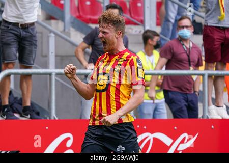 MECHELEN, BELGIQUE - JUILLET 25 : Ferdy Druijf de KV Mechelen célèbre après avoir remporté le but lors du match Jupiler Pro League entre KV Mechelen et le FC Royal Anvers à l'AFAS Stadion le 25 juillet 2021 à Mechelen, Belgique (photo de Jeroen Meuwsen/Orange Pictures) Banque D'Images