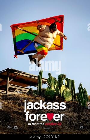 Jackass Forever (2021) dirigé par Jeff Tremaine et mettant en vedette Johnny Knoxville, Steve-O, Pontius, Wee-Man et Preston Lacy. L'équipe de Jackass revient après une pause de 10 ans pour effectuer plus de cascades de daredevil dans leur quatrième long métrage. Banque D'Images