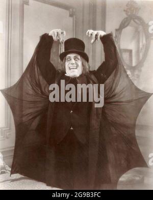 Lon Chaney, pose de chauve-souris, à Londres après minuit - 1927 Banque D'Images