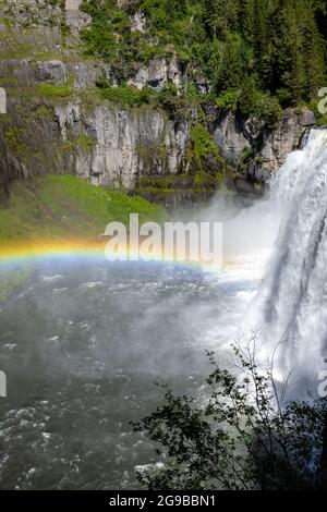 Pittoresque Upper Mesa Falls et Rainbow sur la rivière Snake, Idaho Banque D'Images