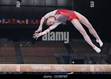 Tokyo, Japon. 25 juillet 2021. Le gymnaste du Comité olympique russe Vladislava Urazova, se produit sur le Balance Beam lors des tours de qualification au Centre de gymnastique Ariake aux Jeux Olympiques de Tokyo, au Japon, le dimanche 25 juillet 2021. Photo de Richard Ellis/UPI. Crédit : UPI/Alay Live News Banque D'Images