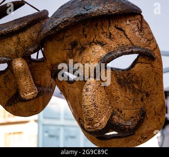 Gros plan des masques traditionnels en liège du carnaval traditionnel de la Sardaigne Banque D'Images