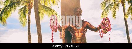 Bannière panoramique de la statue du duc Kahanamoku sur le parc de la plage de Kuhio à Waikiki, Honolulu, Oahu, Hawaii destination touristique de voyage. En-tête Panorama Banque D'Images