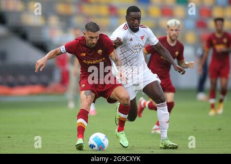 Frosinone, Italie. 25 juillet 2021. FROSINONE, Italie - 25.7.2021: En action pendant le match de football italien amical entre AS ROMA VS DEBRECEM à Benito Stirpe à Frosinone. Crédit : Agence photo indépendante/Alamy Live News Banque D'Images