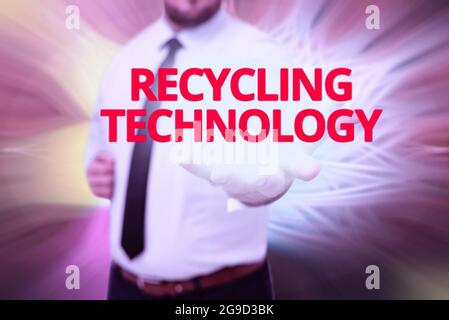 Affiche présentant la technologie de recyclage. Aperçu de l'entreprise les méthodes de réduction des déchets solides Gentelman tenue de debout uniforme Nouveau Banque D'Images