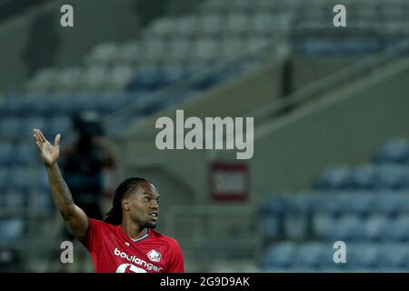 Algarve, Portugal. 25 juillet 2021. Renato Sanches de Lille OSC gestes pendant le match de football amical d'avant-saison entre le FC Porto et Lille OSC au stade de l'Algarve à Loule, Portugal, le 25 juillet 2021. (Image de crédit : © Pedro Fiuza/ZUMA Press Wire) Banque D'Images