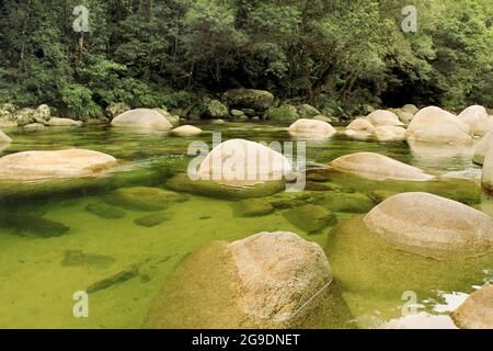 Mossman gorge, rivière dans le parc national de Daintree, nord du Queensland, Australie Banque D'Images