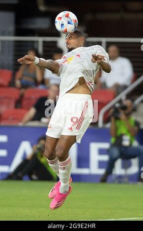 Washington, États-Unis. 25 juillet 2021. Fabio Gomes (9) dirige le bal contre D.C. United dans la première moitié de l'Audi Field à Washington, DC, le dimanche 25 juillet 2021. United a battu les Red Bulls 1-0. (Photo par Chuck Myers/Sipa USA) crédit: SIPA USA/Alay Live News Banque D'Images