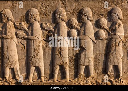 Persepolis, relief des ruines d'Apadana, capitale de l'empire achéménide, banlieue de Shiraz, province de Fars, Iran, Perse, Asie occidentale, Asie Banque D'Images