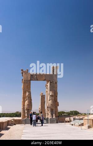 Persepolis, porte de toutes les nations, porte de Xerxès, capitale de l'empire achéménide, province de Fars, Iran, Perse, Asie occidentale, Asie Banque D'Images