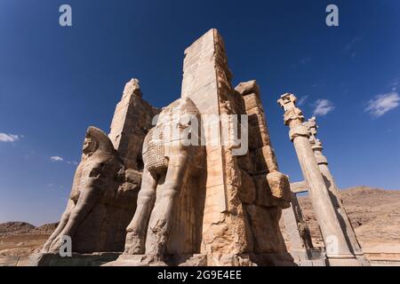 Persepolis, statues de taureaux, porte de toutes les nations, porte de Xerxès, capitale de l'empire achéménide, province de Fars, Iran, Perse, Asie occidentale,Asie Banque D'Images