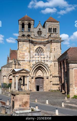 Souvigny.Église du Prieuré Saint-Pierre et Saint-Paul , département d'Allier, Auvergne-Rhône-Alpes, France Banque D'Images