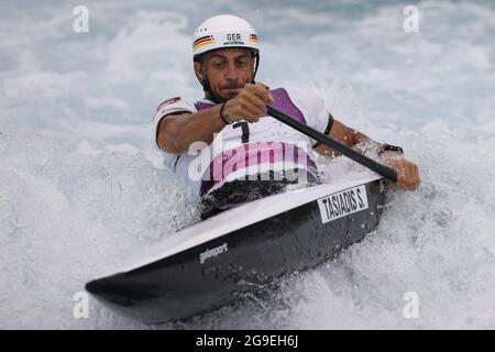 Tokyo, Japon. 26 juillet 2021. Sideris Tasiadis, d'Allemagne, est en compétition pendant la demi-finale de canoë masculin aux Jeux Olympiques de Tokyo en 2020 à Tokyo, au Japon, le 26 juillet 2021. Credit: FEI Maohua/Xinhua/Alamy Live News Banque D'Images