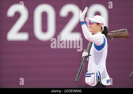 Tokyo, Japon. 26 juillet 2021. Wei Meng, de Chine, arrive pour la finale féminine de skeet aux Jeux Olympiques de Tokyo en 2020 à Tokyo, au Japon, le 26 juillet 2021. Credit: JU Huanzong/Xinhua/Alamy Live News Banque D'Images