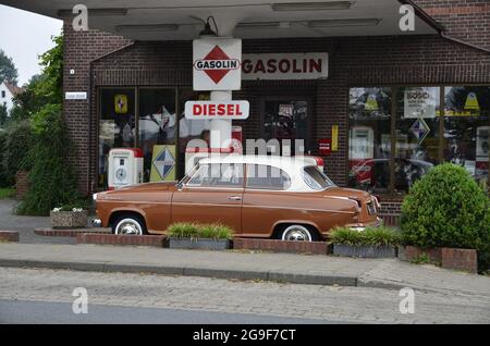 Transport, voiture, Borgward Isabella, Bruchhausen-Vilsen, Allemagne, 2011 poste de patrouille, voiture classique, DROITS-SUPPLÉMENTAIRES-AUTORISATION-INFO-NON-DISPONIBLE Banque D'Images