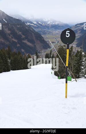 Piste de ski noire en Autriche. Ahorn à Mayrhofen. Difficulté élevée. Banque D'Images