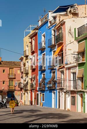 Maisons de pêcheurs colorées, caisses de couleurs, Carrer Arsenal, Villajoyosa, Espagne Banque D'Images