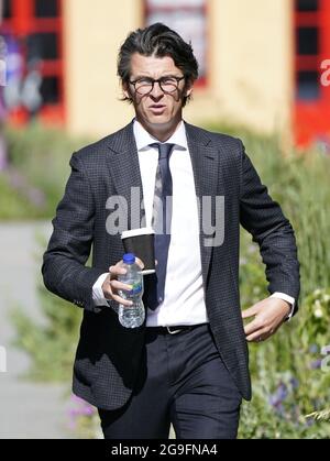 Photo du dossier datée du 08/06/21 de Joey Barton, gestionnaire de Bristol Rovers, qui a plaidé non coupable d'avoir agressé sa femme. L'ancien footballeur de la Premier League a comparu lundi matin au tribunal de Wimbledon, dans le sud-ouest de Londres, via une liaison vidéo. Date de publication : lundi 26 juillet 2021. Banque D'Images