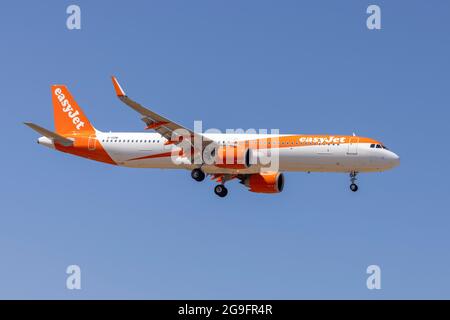 Un Airbus A321-251NX (REG: G-UZMI) relativement nouveau Airline EasyJet (EasyJet Airline) arrivant avec des touristes du Royaume-Uni. Banque D'Images