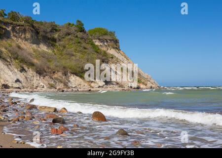 Côte escarpée sur Hiddensee, parc national de la région de la lagune de Poméranie occidentale, Mecklembourg-Poméranie occidentale, Allemagne Banque D'Images