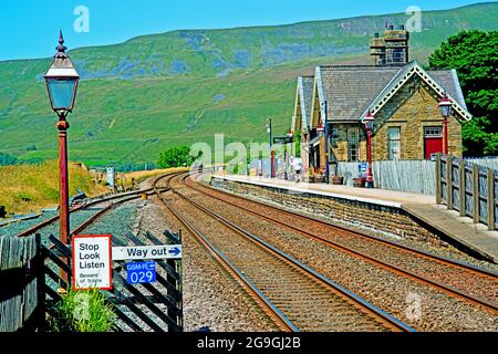 Gare de Ribblehead, installez-vous à Carlisle Railway, North Yorkshire, Angleterre Banque D'Images