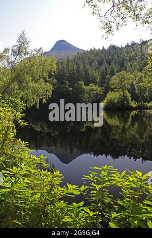 PAP de Glencoe réflexions à Glencoe Lochan, Highlands, Écosse Banque D'Images