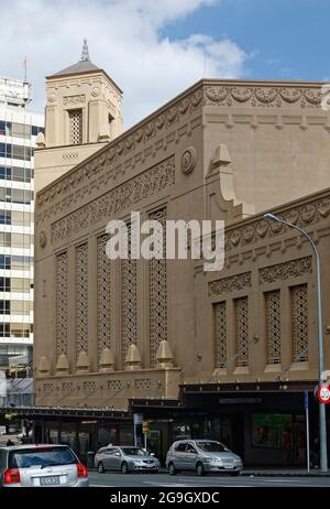 Civic Theatre ; 1929, cinéma ; architecture richement ornée, monument de la ville, Cinéma atmosphérique, circulation, rue, Auckland; Nouvelle-Zélande Banque D'Images